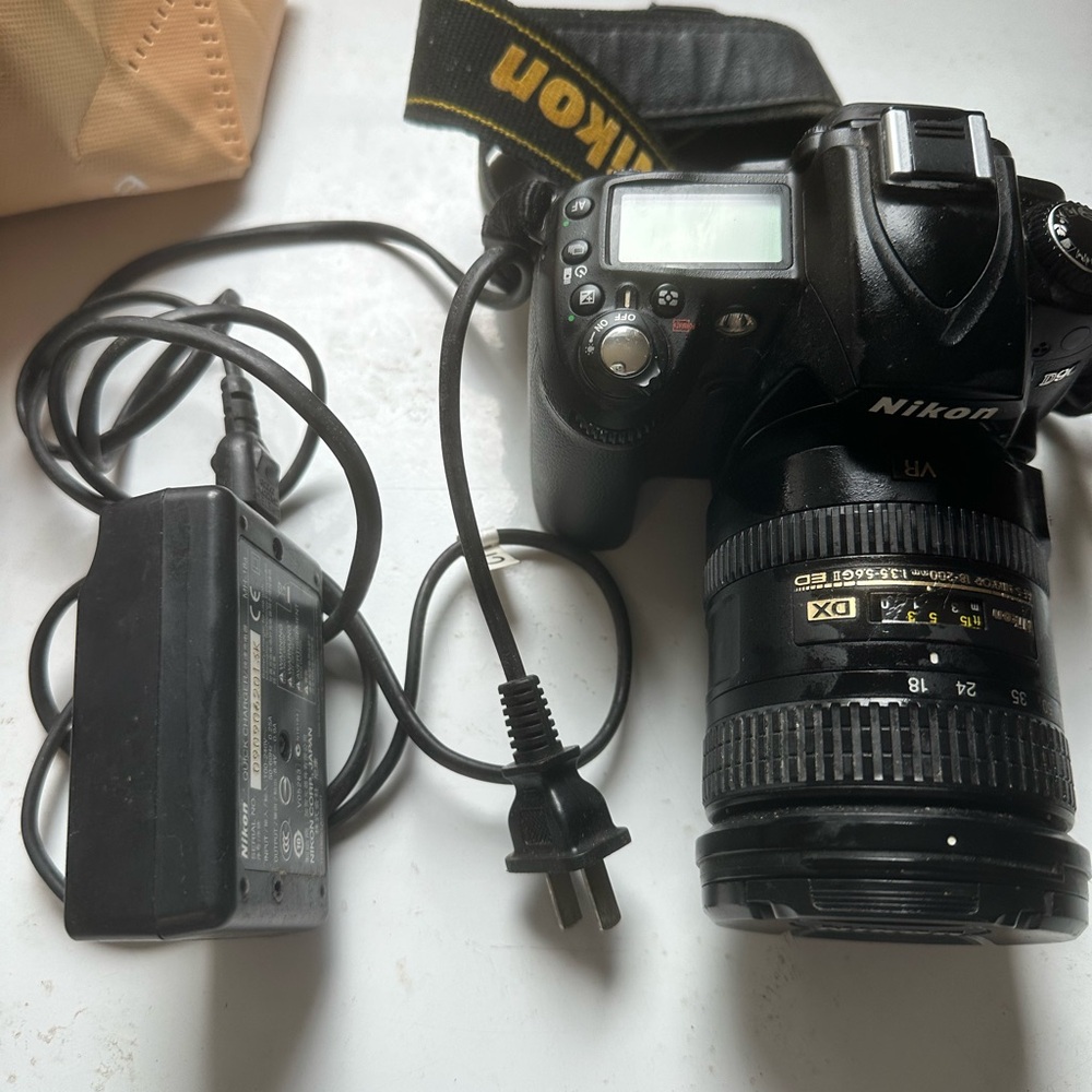 Nikon D90 Black DSLR with Black 18-55mm DX Lens and Charger